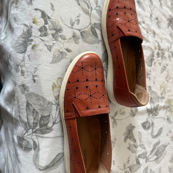 Shoes - Picture 2 of 4